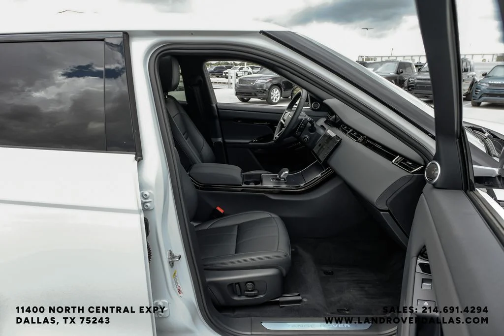 Used 2026 White Land Rover Dynamic image 40