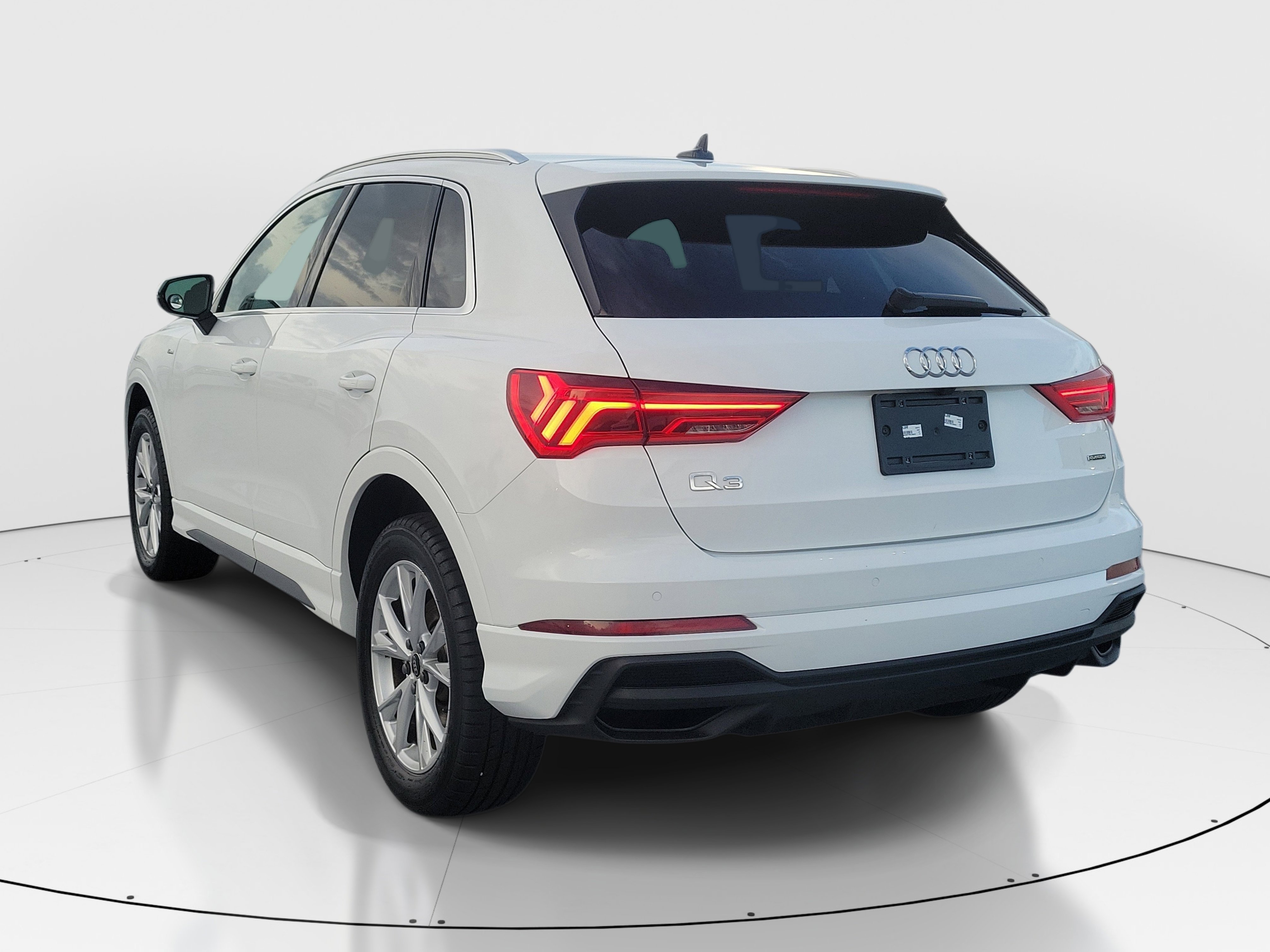 Used 2024 White Audi S line Premium image 5