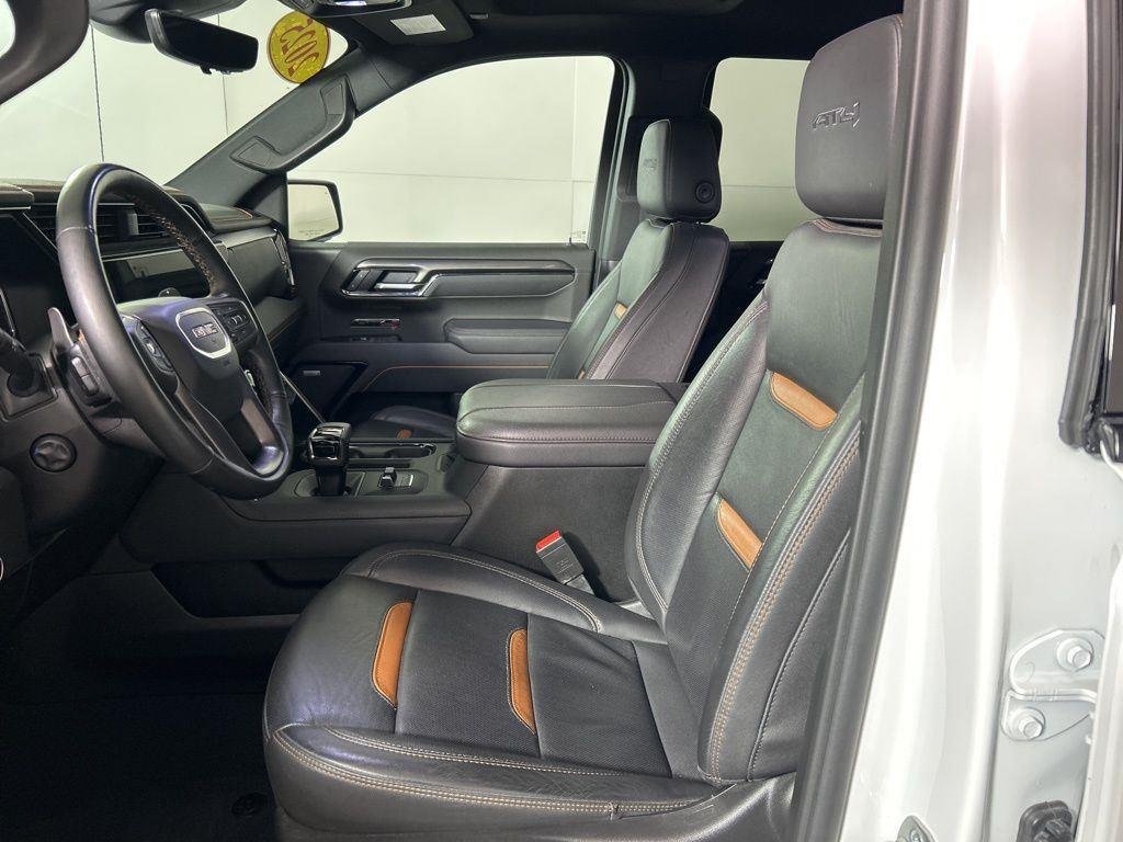 Used 2025 Summit White GMC AT4 image 17