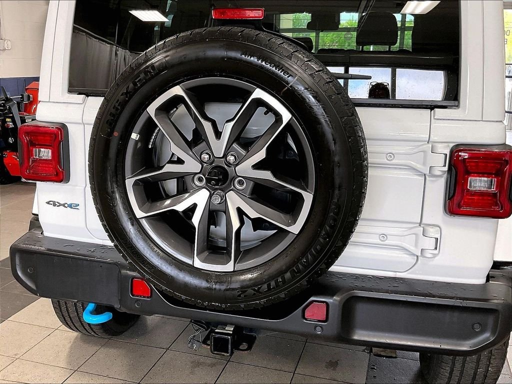Used 2024 White Jeep Sport S 4xe image 28
