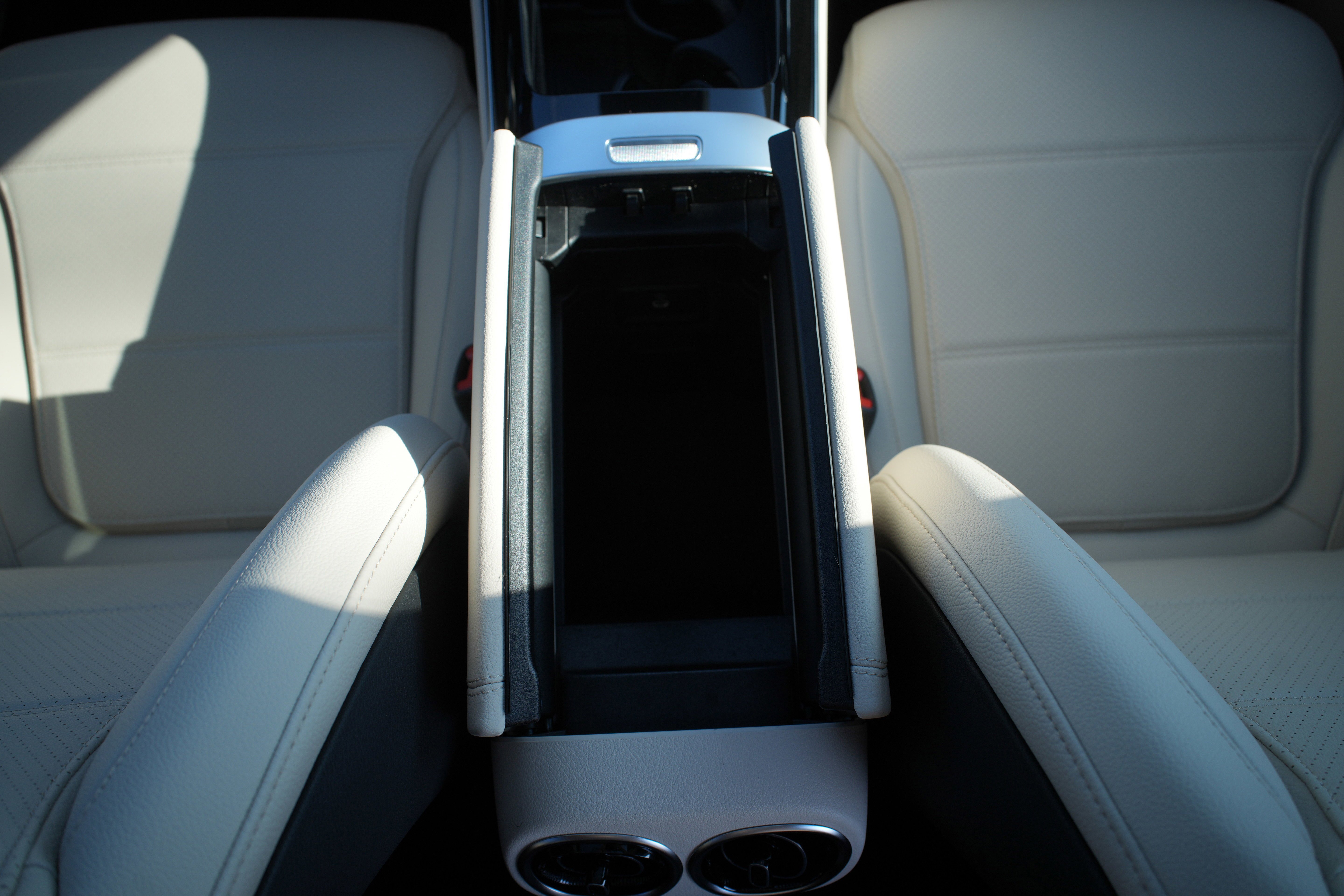New 2026 POLAR WHITE Mercedes-Benz GLC 300 image 21