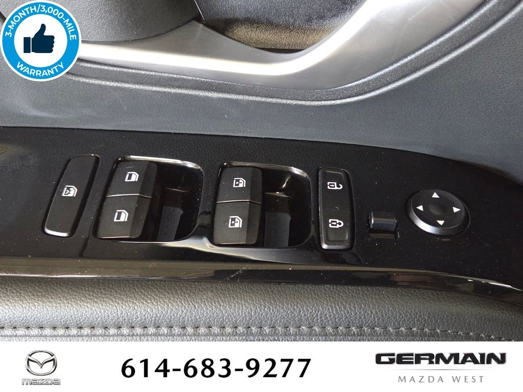 Used 2022 Silver Hyundai SEL Convenience image 27