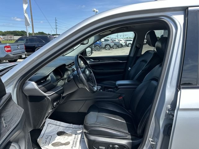 Used 2021 Silver Jeep Limited image 13