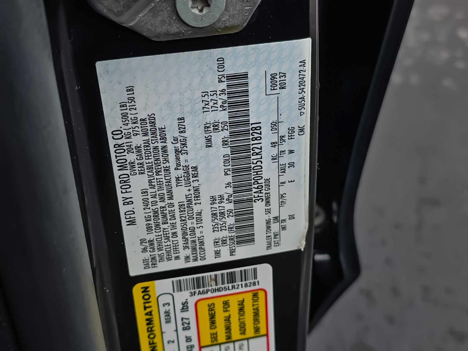 Used 2020 Black Ford SE image 30