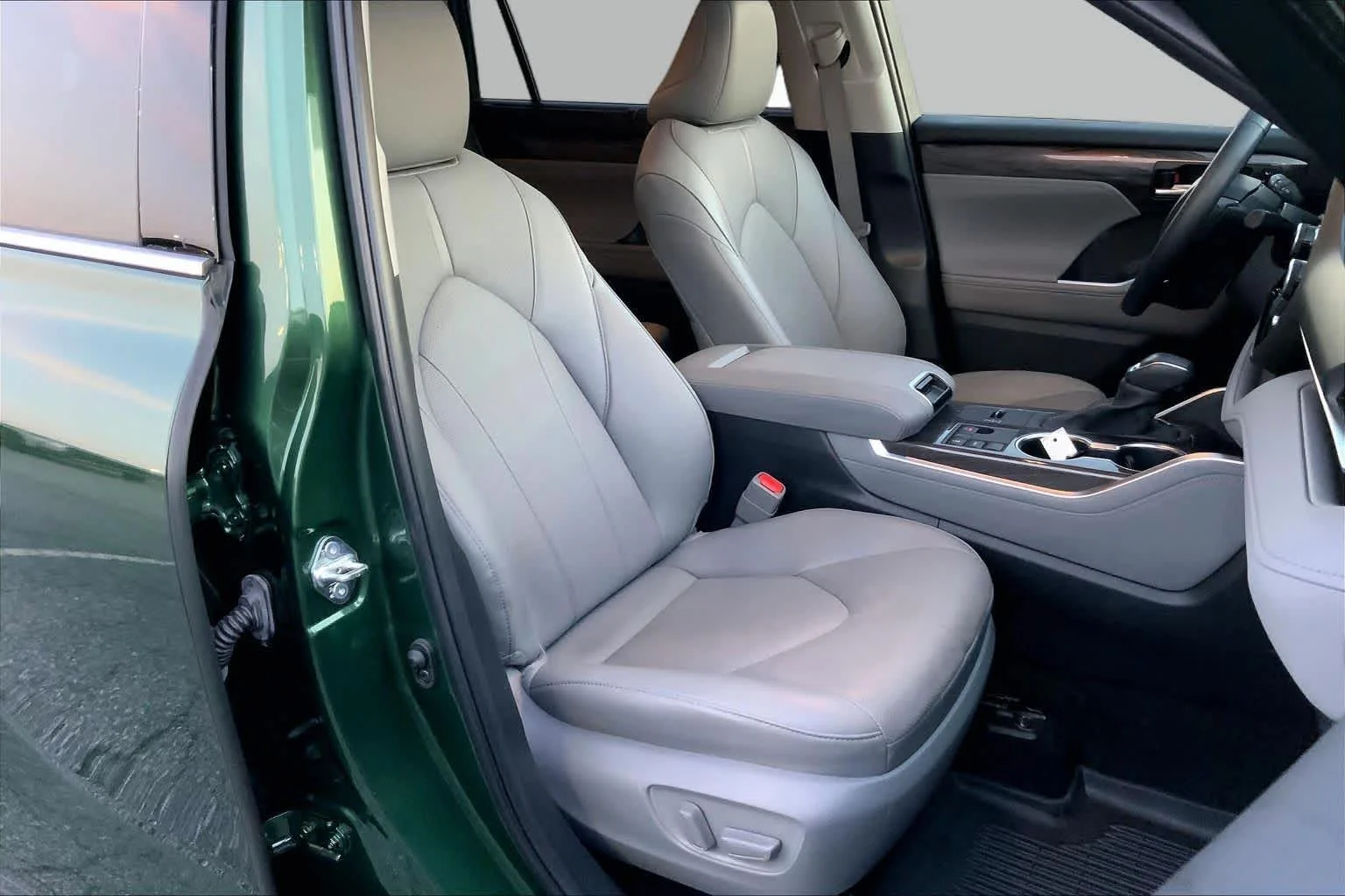 Used 2023 Cypress Toyota Limited image 9
