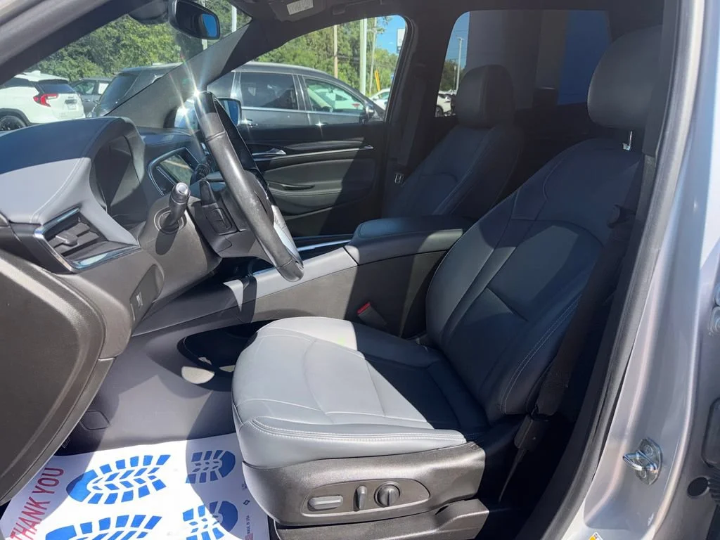 Certified Used 2022 Includes Pitch Dark Night lower exterior accent color.) Buick Essence image 9