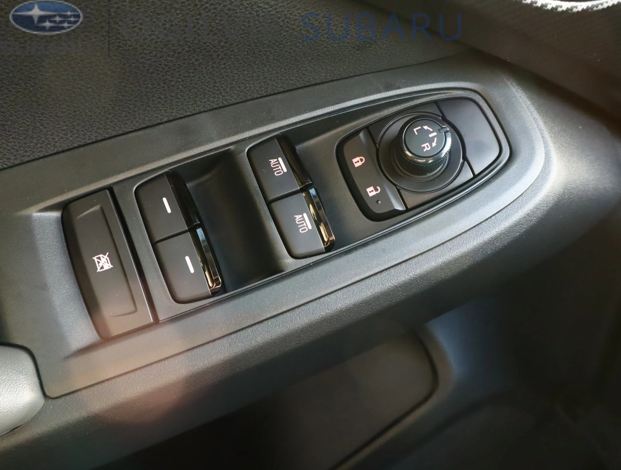 New 2026 Crystal White Pearl Subaru Convenience image 9