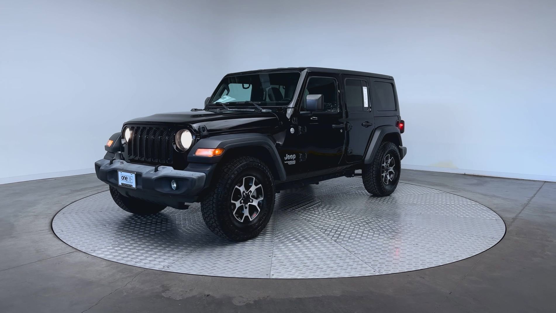 Used 2019 Black Clearcoat Jeep Sport S image 4
