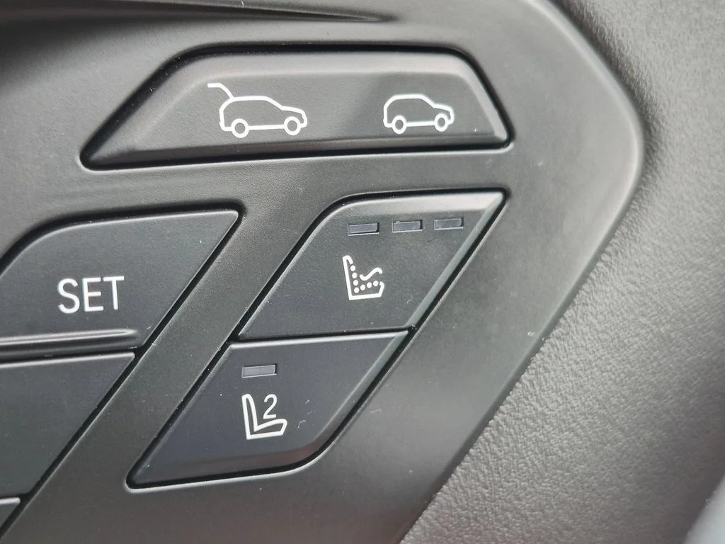 Used 2024 Black BMW M60i image 24