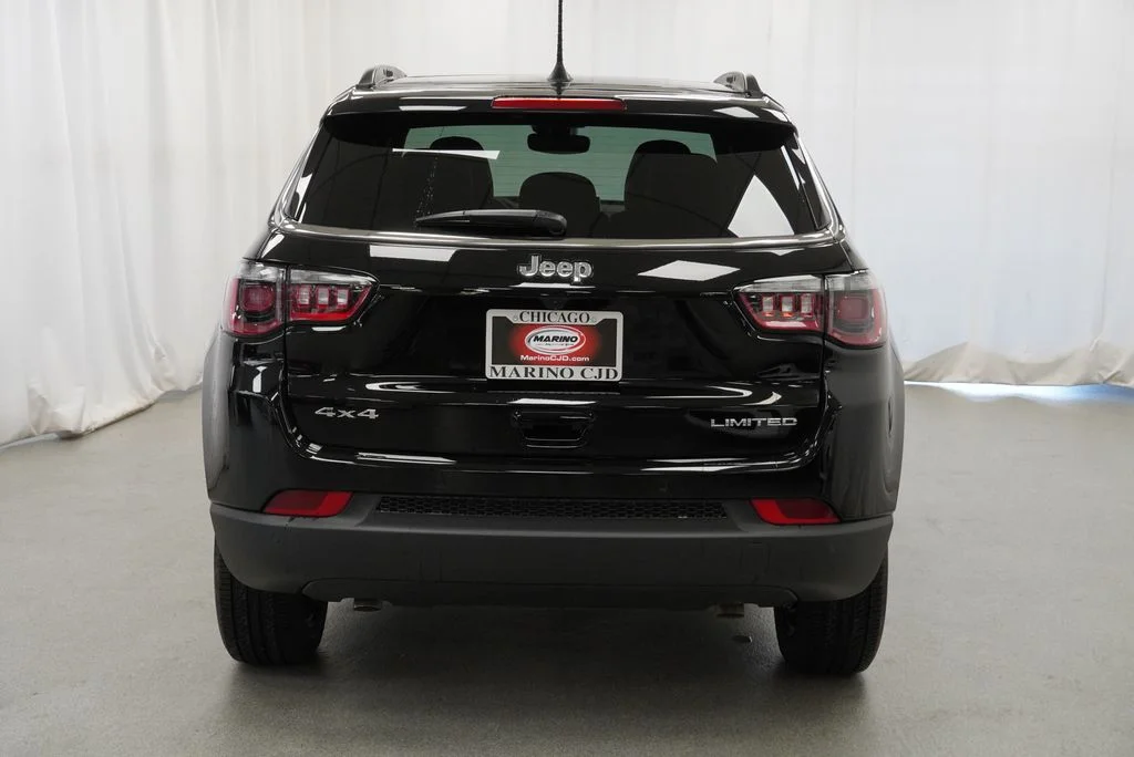 New 2026 Diamond Black Crystal Pearl-Coat Exterior Paint Jeep Limited image 13
