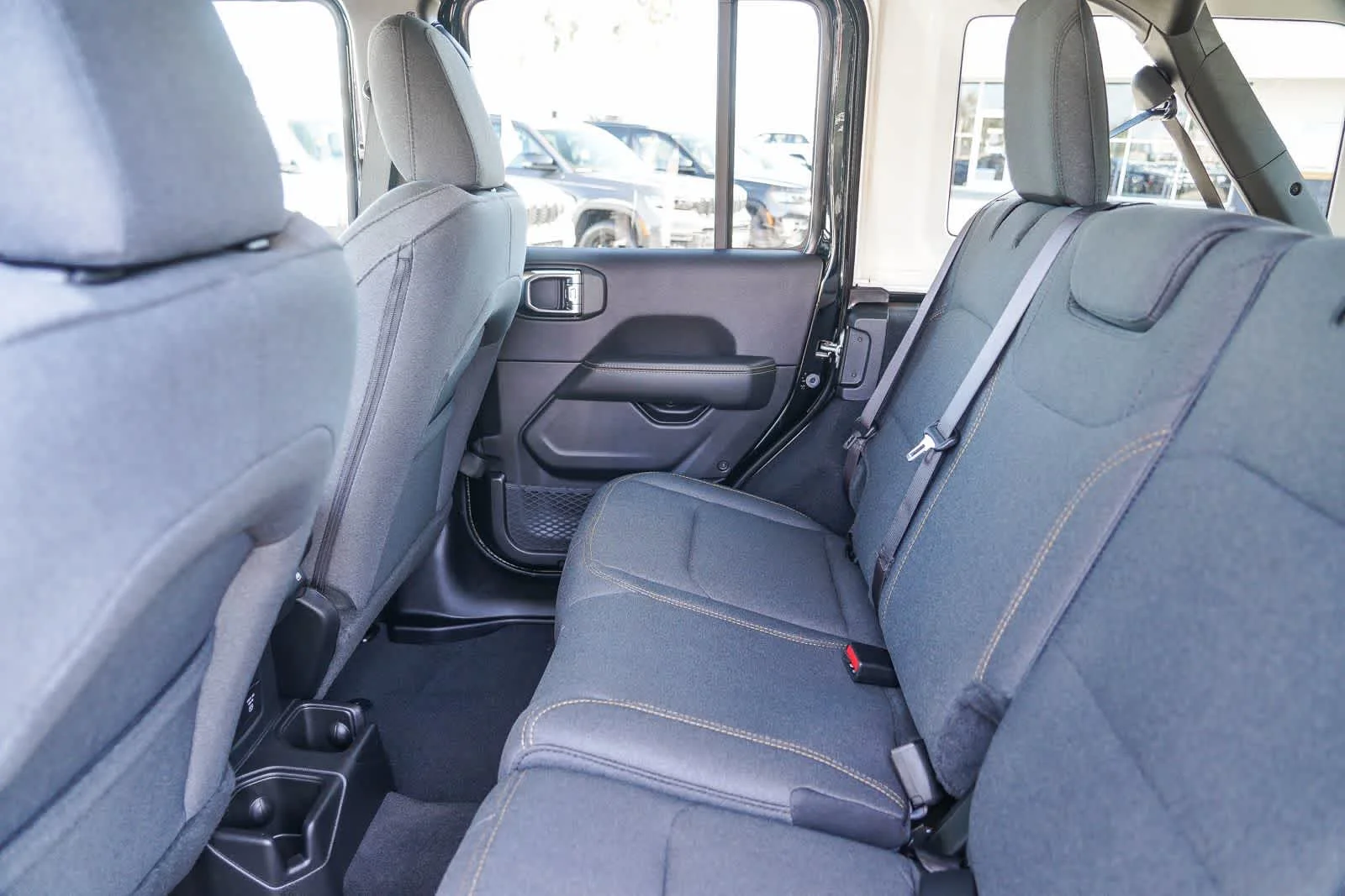 2025 Jeep Wrangler 4-Door Sahara - Photo 20