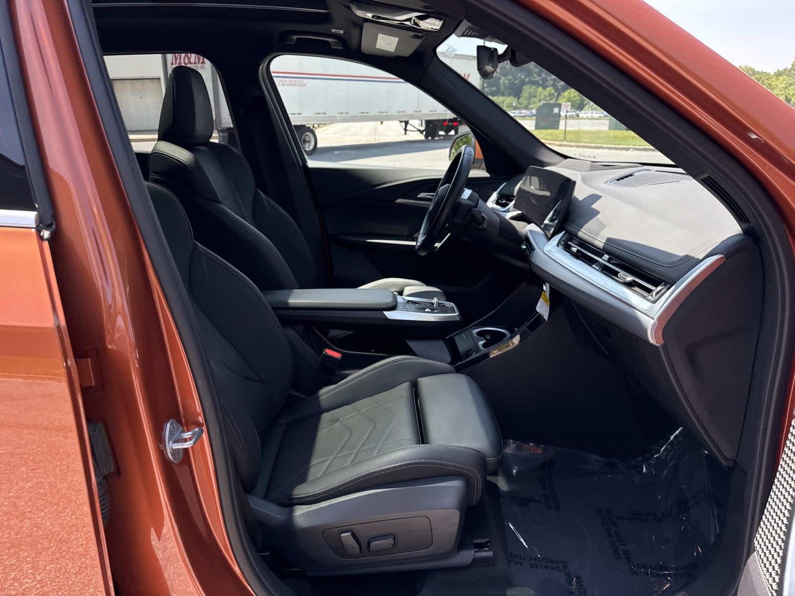 Used 2025 Utah Orange Metallic BMW xDrive28i image 27