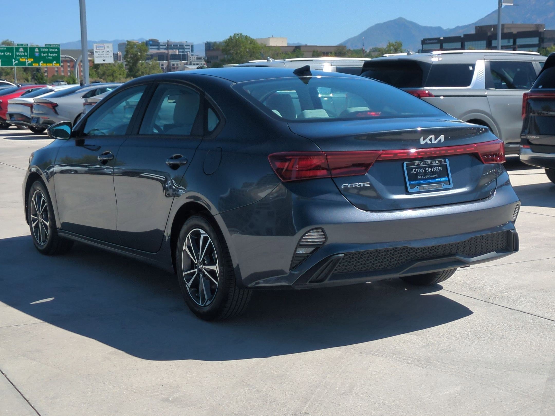 Used 2023 Gravity Gray Kia LXS image 3