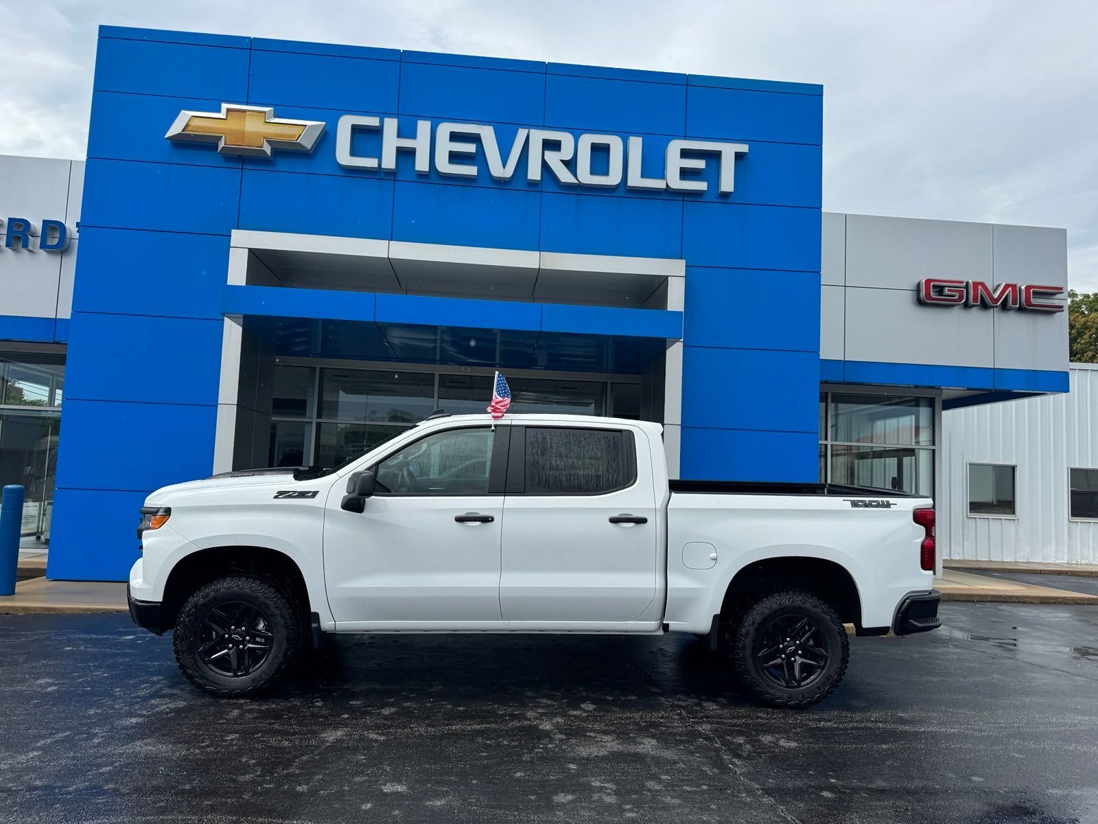 New 2026 Summit White Chevrolet Custom Trail Boss image 2