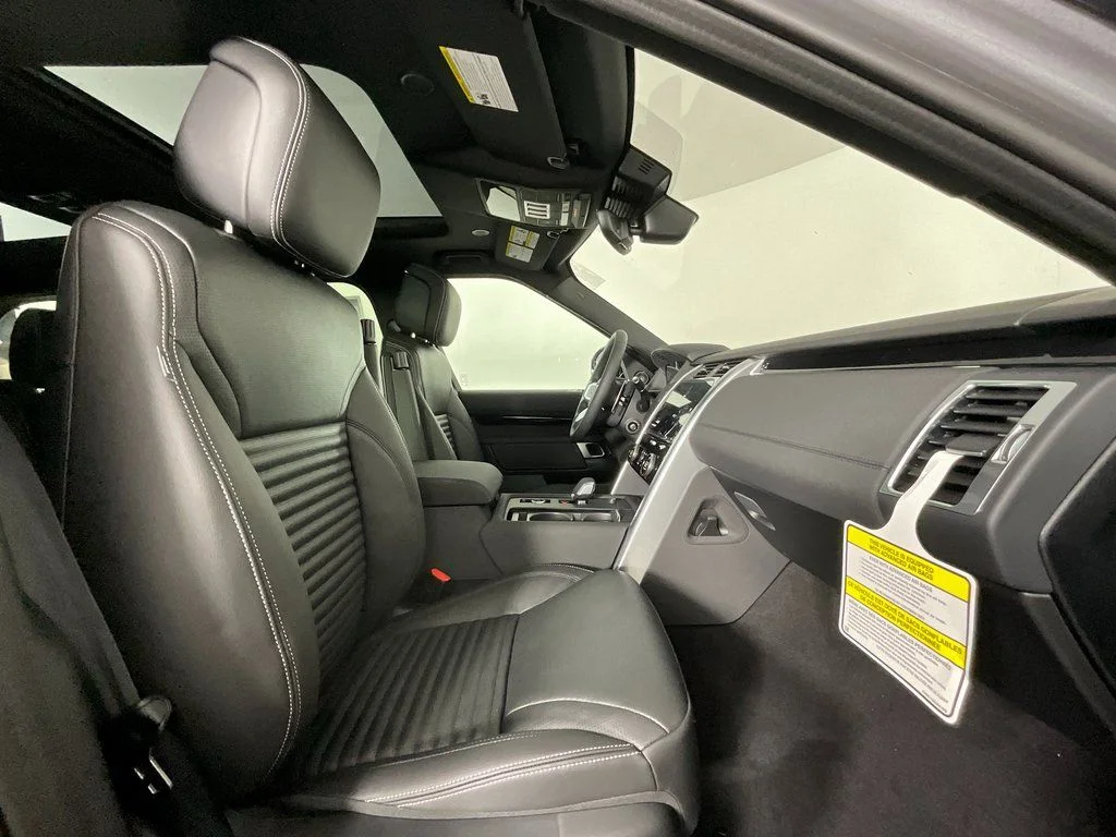 New 2026 Eiger Grey Metallic Land Rover S image 3