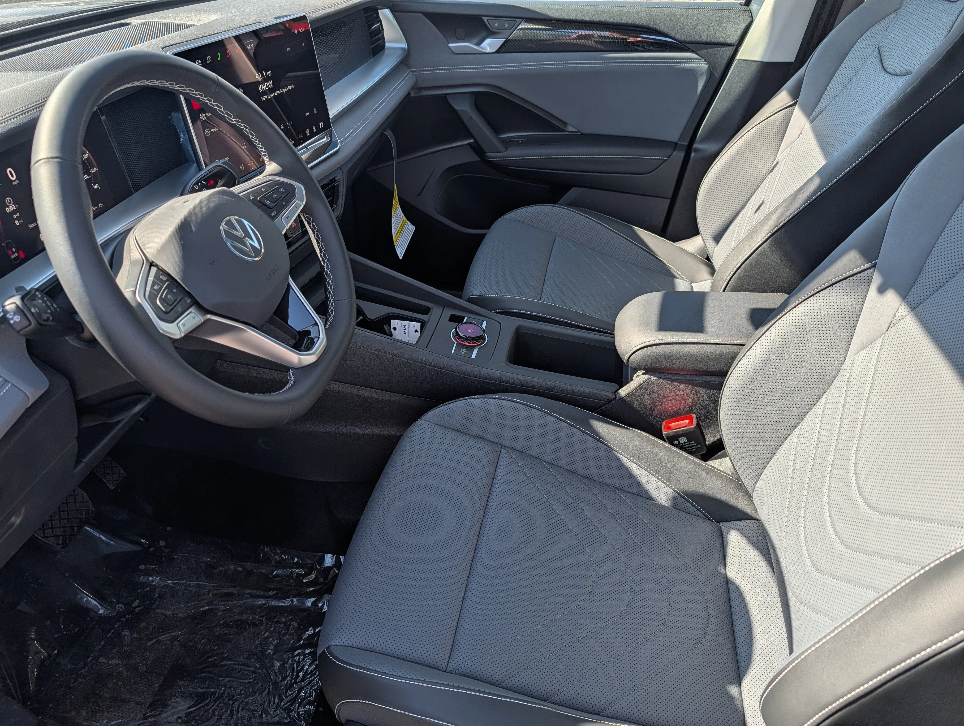 New 2026 Platinum Gray Metallic Volkswagen SE image 6