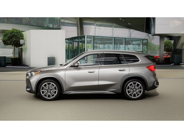 New 2027 Space Silver Metallic BMW xDrive28i image 4