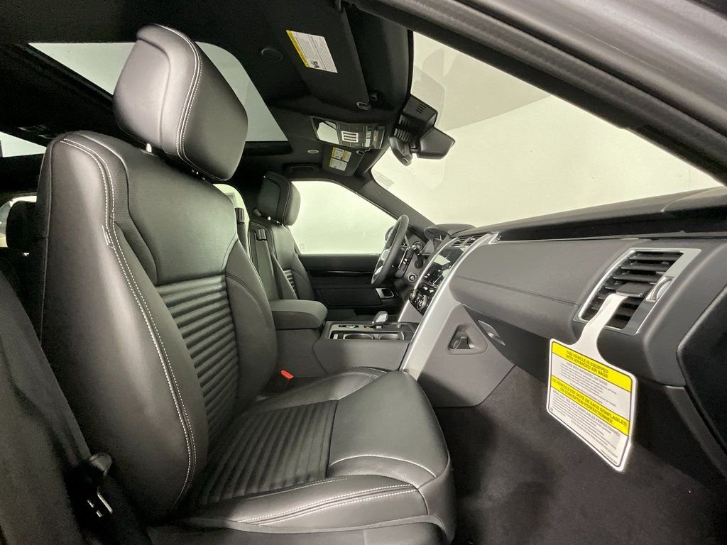 2026 Land Rover Discovery S - Photo 3