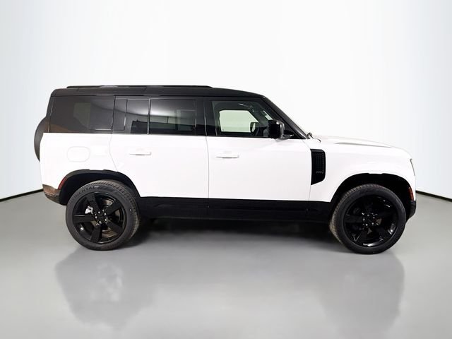 New 2026 Fuji White Land Rover X-Dynamic SE image 4
