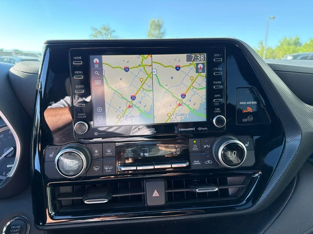Used 2022  Toyota XSE image 14