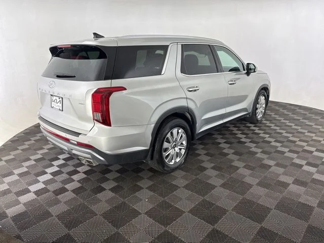 Used 2023 Silver Hyundai SEL image 7