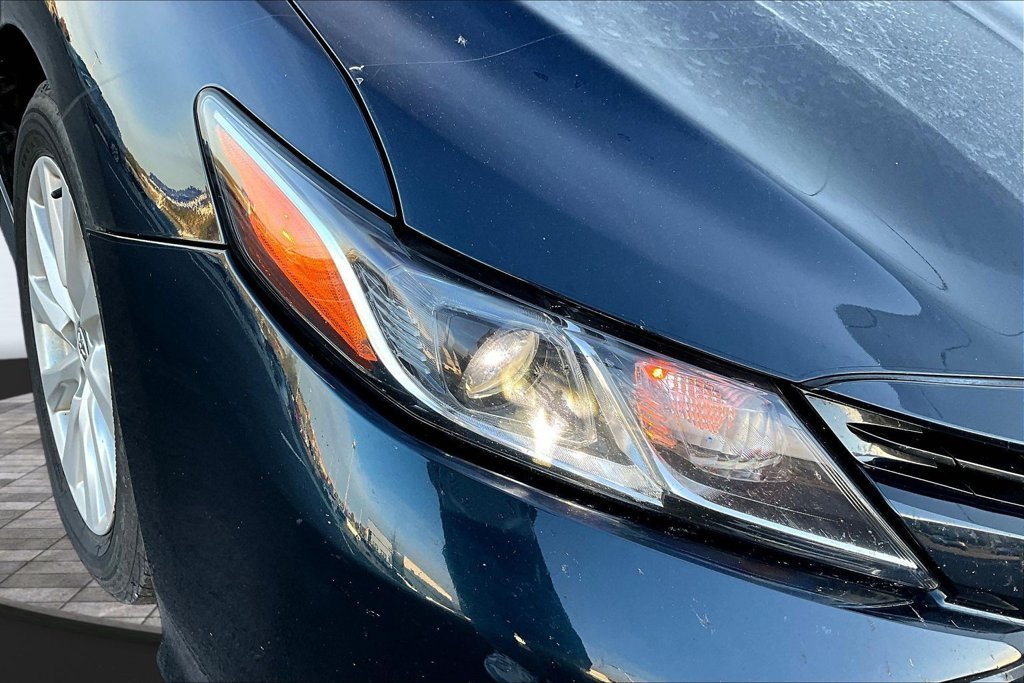 Used 2018 Blue Toyota LE image 32