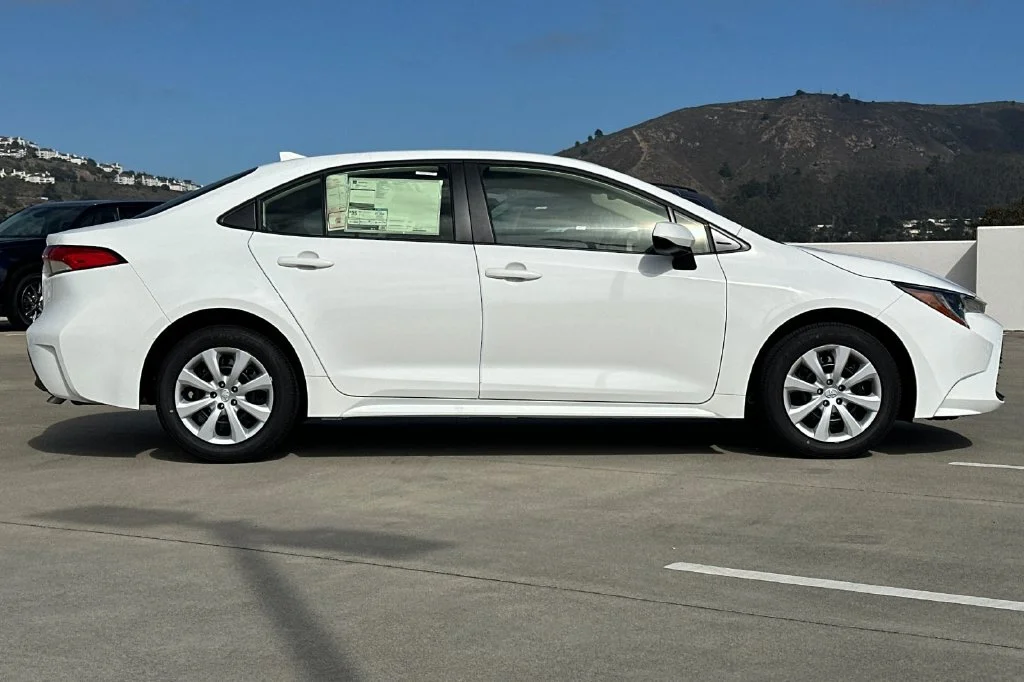 New 2027 Ice Cap Toyota  LE image 3