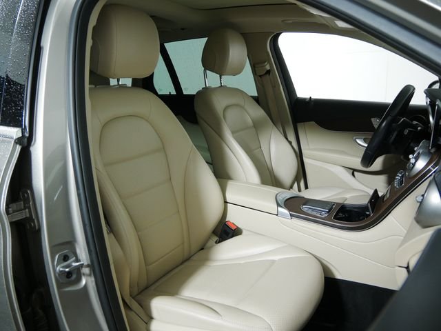 Certified Used 2022  Mercedes-Benz GLC 300 image 14