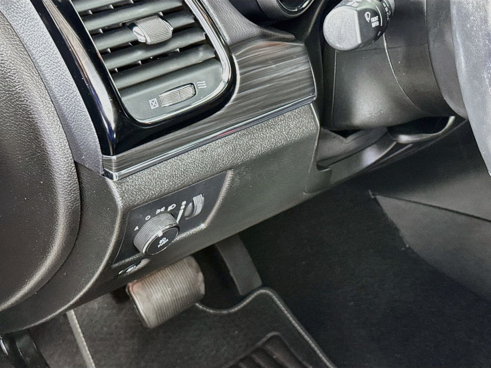 Used 2021 Blue Jeep Limited image 7