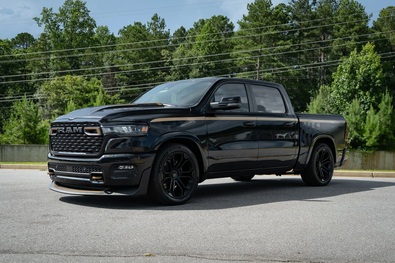 New 2026 Diamond Black Crystal Pearl-Coat Exterior Paint RAM Big Horn with DC 650 Supercharged Package image 13