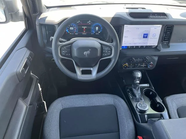 2025 Ford Bronco 4-Door Base - Photo 10