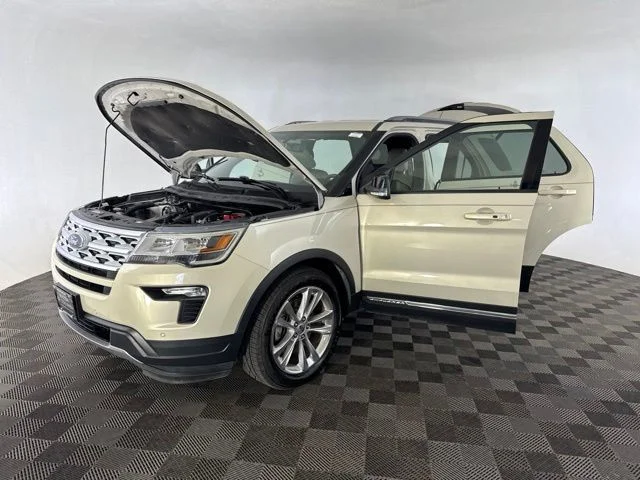 Used 2018 Silver Ford XLT image 10