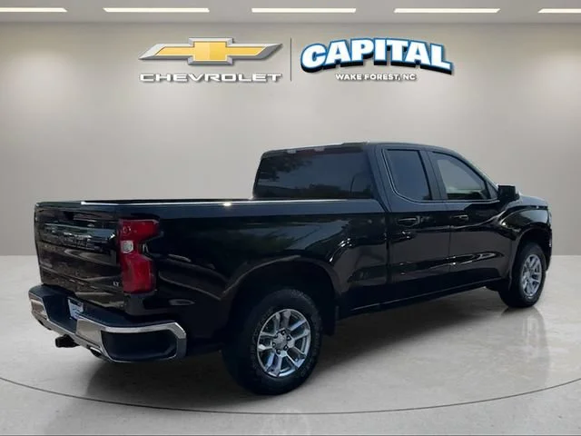 Used 2025 Black Chevrolet LT image 5