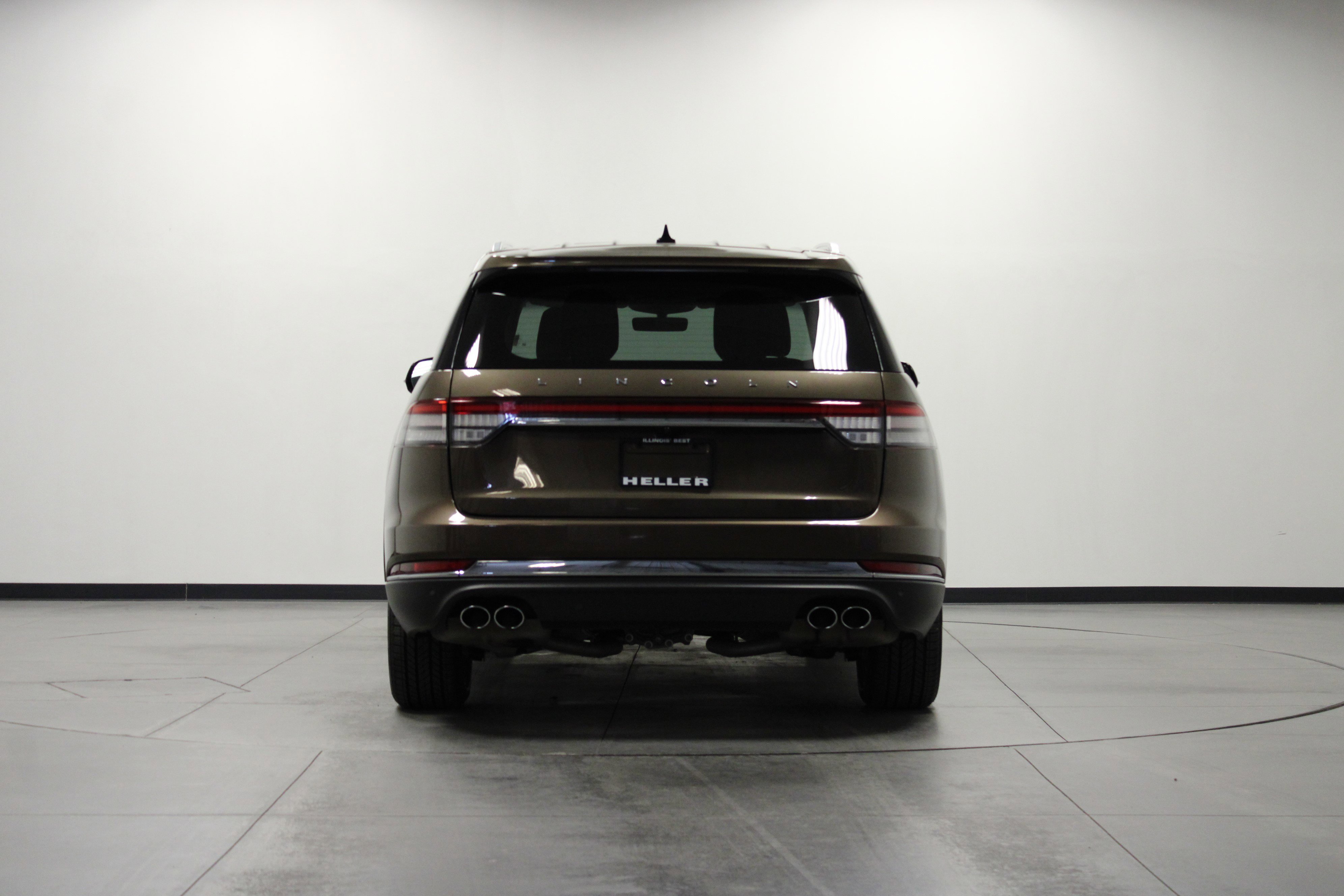 Used 2022 Bronze Smoke Metallic Clearcoat Lincoln Reserve image 5