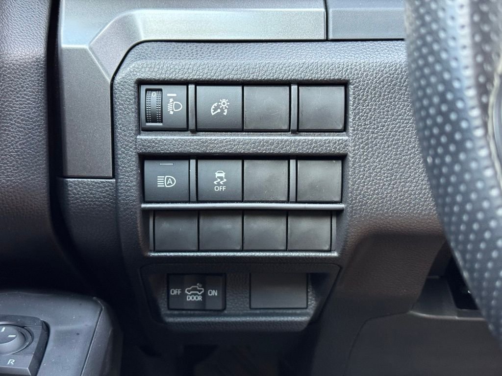 2025 Toyota Tacoma SR5 - Photo 15