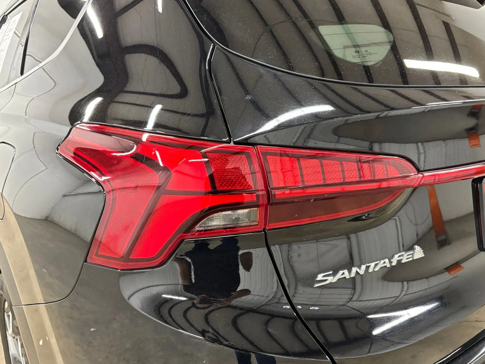 Used 2021 Black Hyundai Limited image 9
