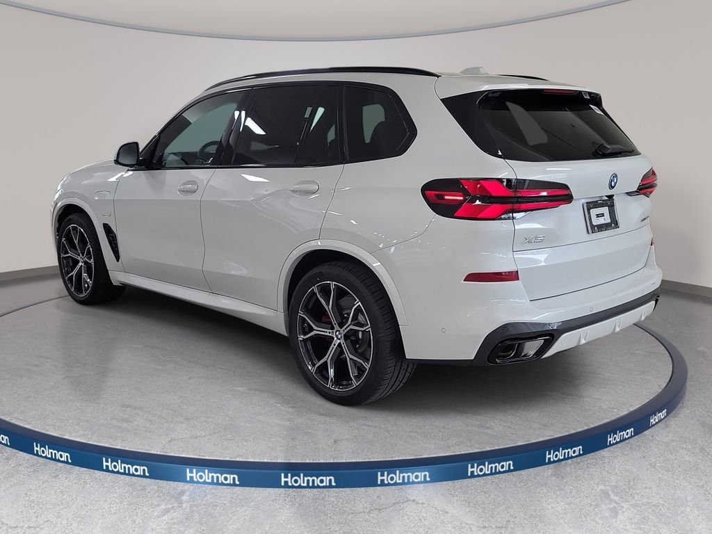 New 2026 Mineral White Metallic BMW xDrive50e image 7