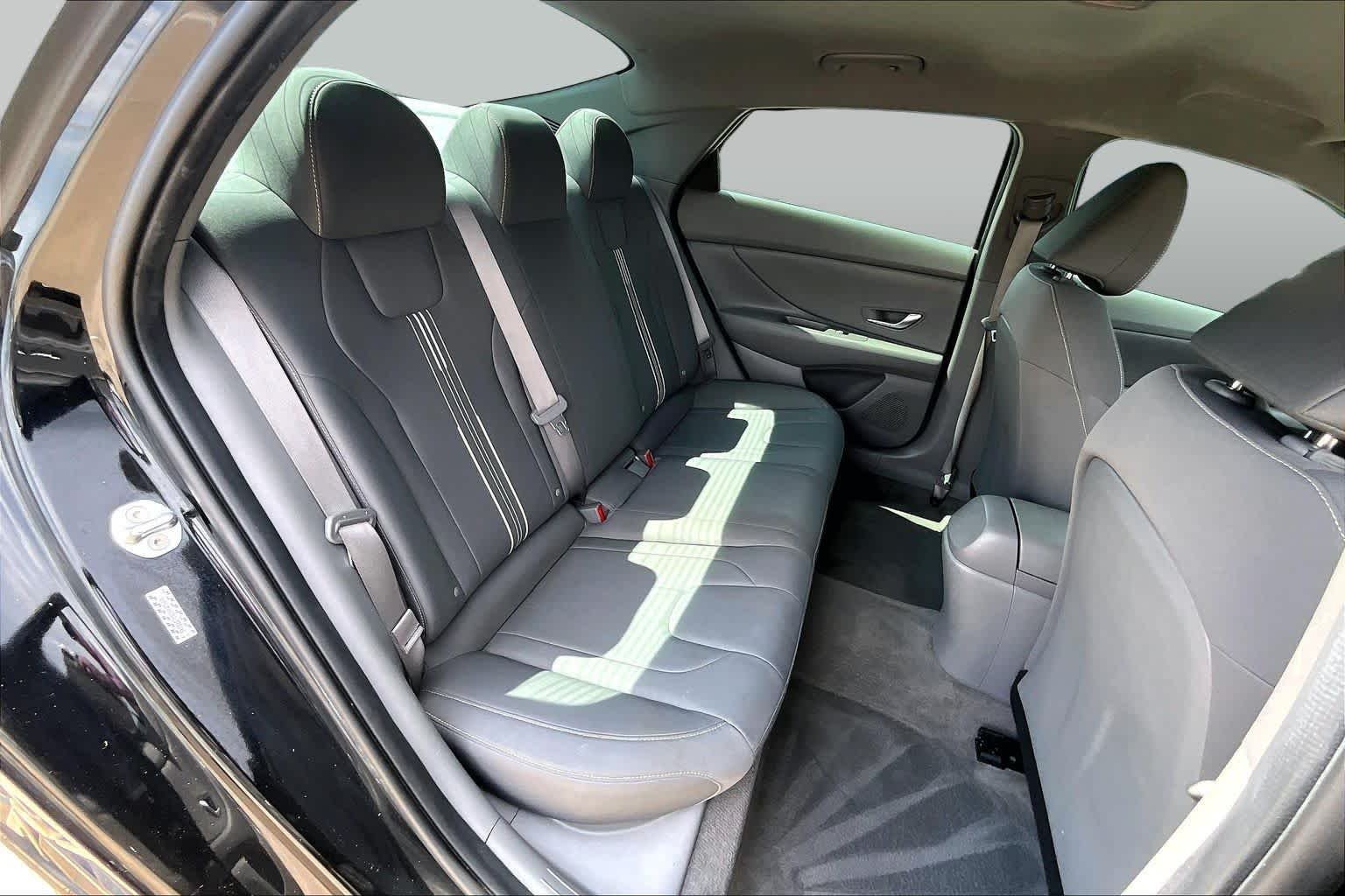 Used 2023 Phantom Black Hyundai SEL image 20