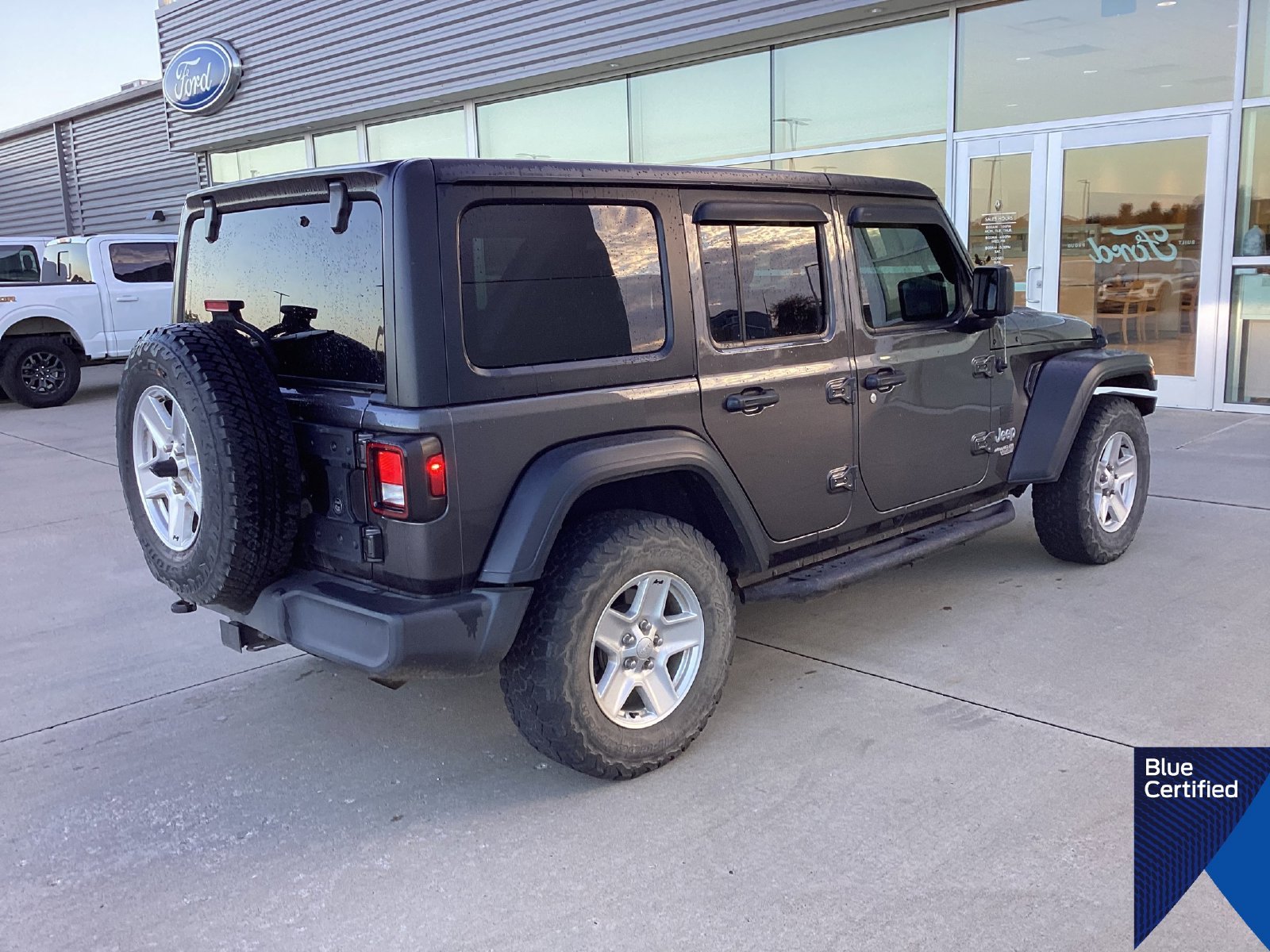Certified Used 2021 Granite Crystal Clearcoat Metallic Jeep Unlimited Sport S image 3
