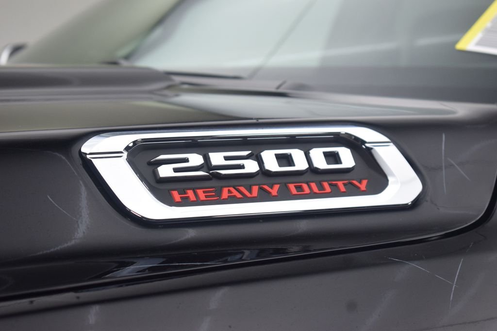 New 2026 Diamond Black Crystal Pearl-Coat Exterior Paint RAM Laramie image 18