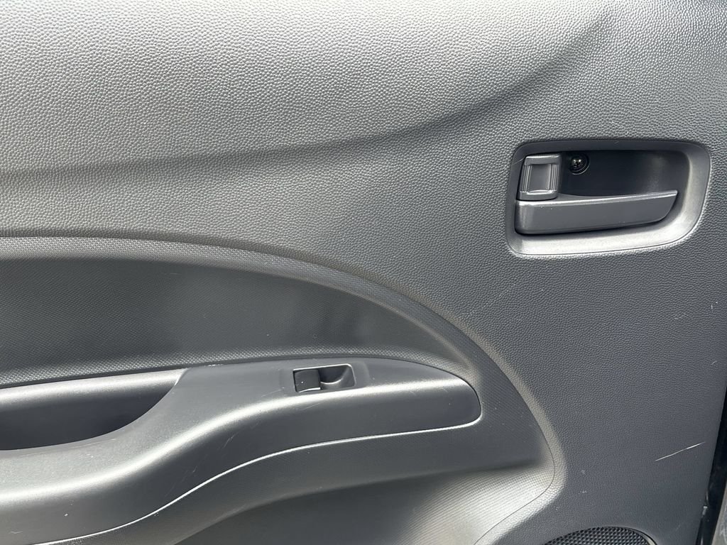 Used 2024  Mitsubishi  image 26