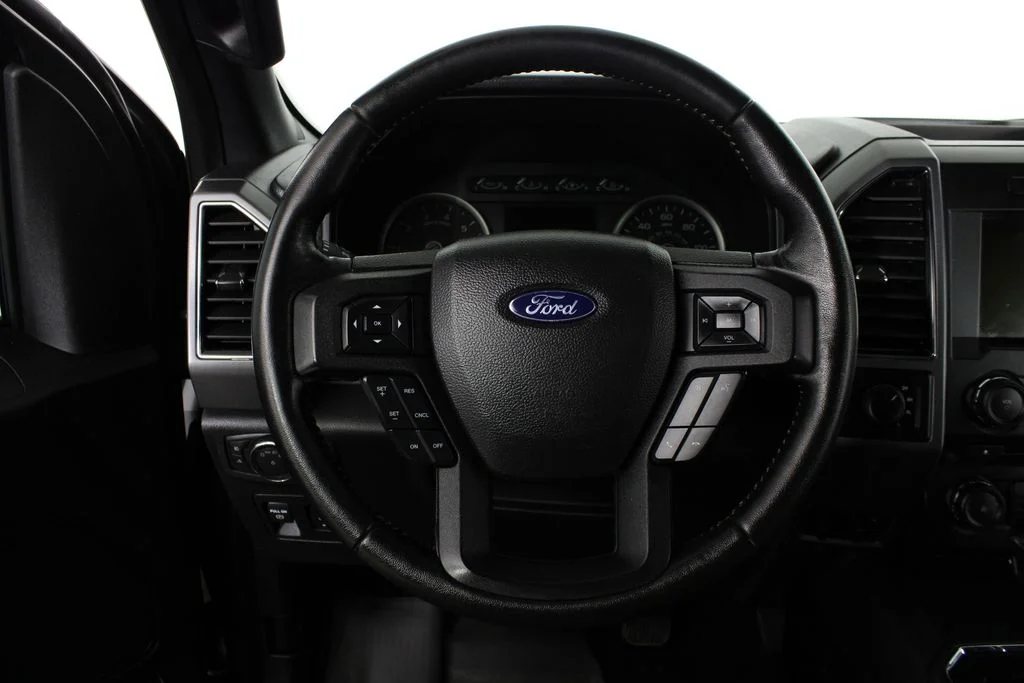 Used 2018 Gray Ford XLT image 18