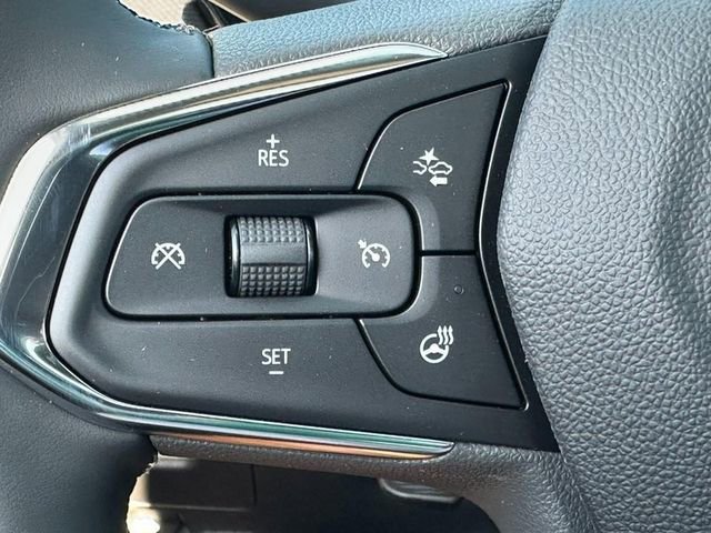New 2026 Mosaic Black Metallic Chevrolet ACTIV image 12