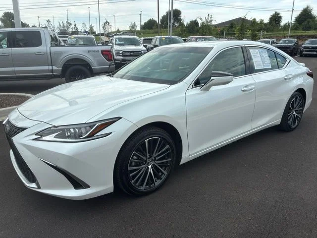 Used 2024 Eminent White Pearl Lexus 350 image 3