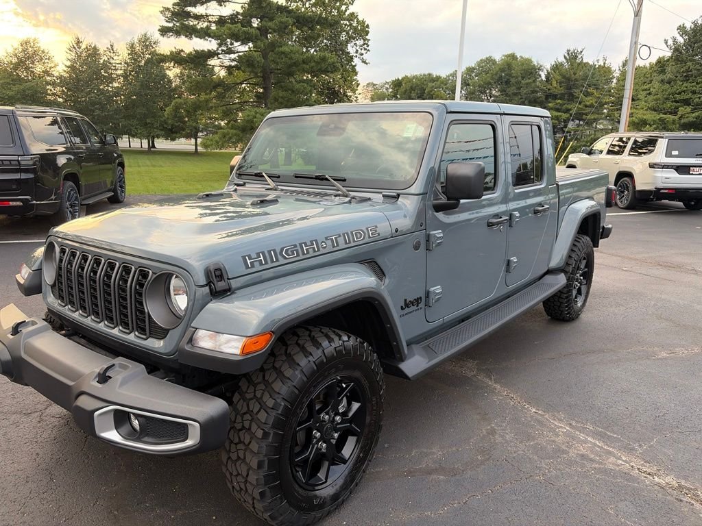 Certified Used 2025 Gray Jeep High Tide image 2