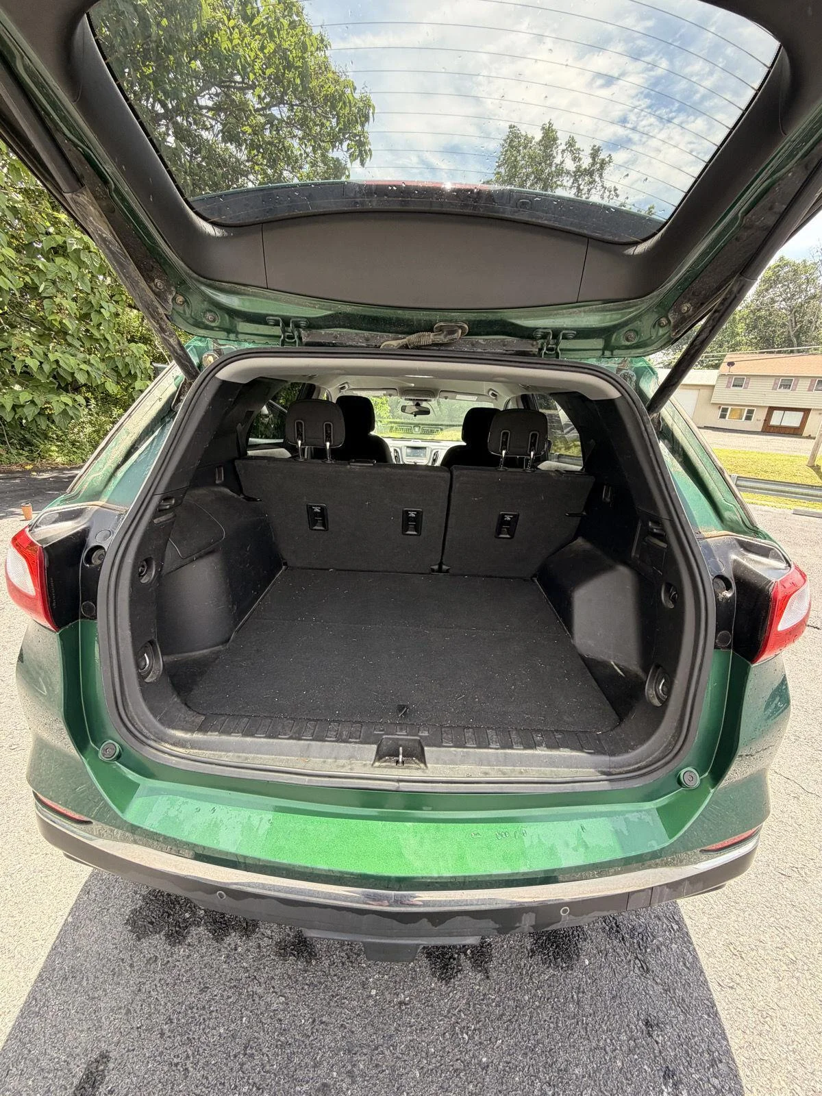 Used 2018 IVY METALLIC CHEVROLET TRUCK LT image 12