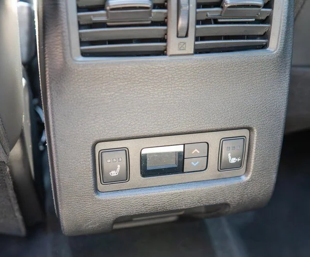 Used 2022 Gray Mitsubishi SEL image 19