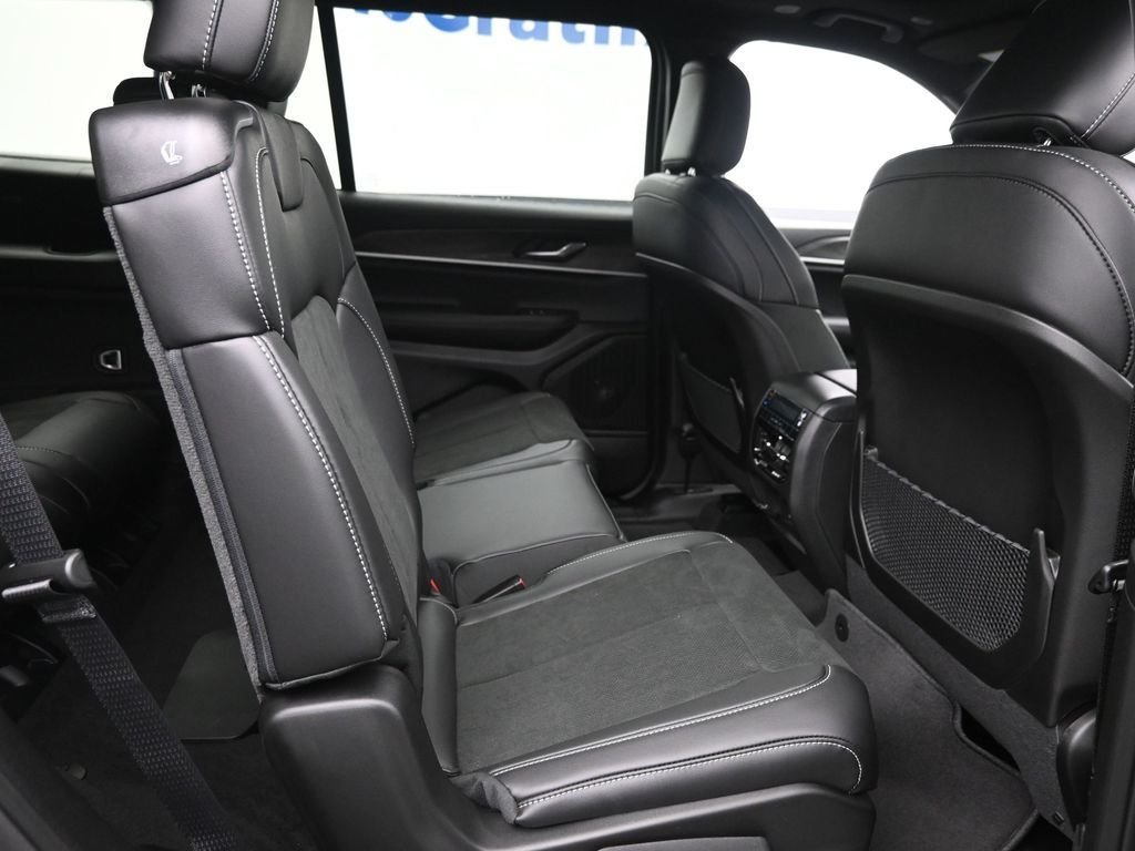 New 2026 Silver Zynith Jeep Altitude image 10