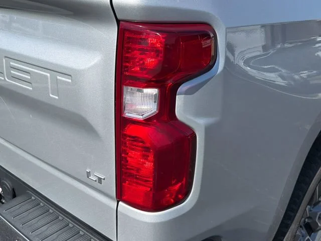 Used 2022 Silver Ice Metallic Chevrolet LT image 10