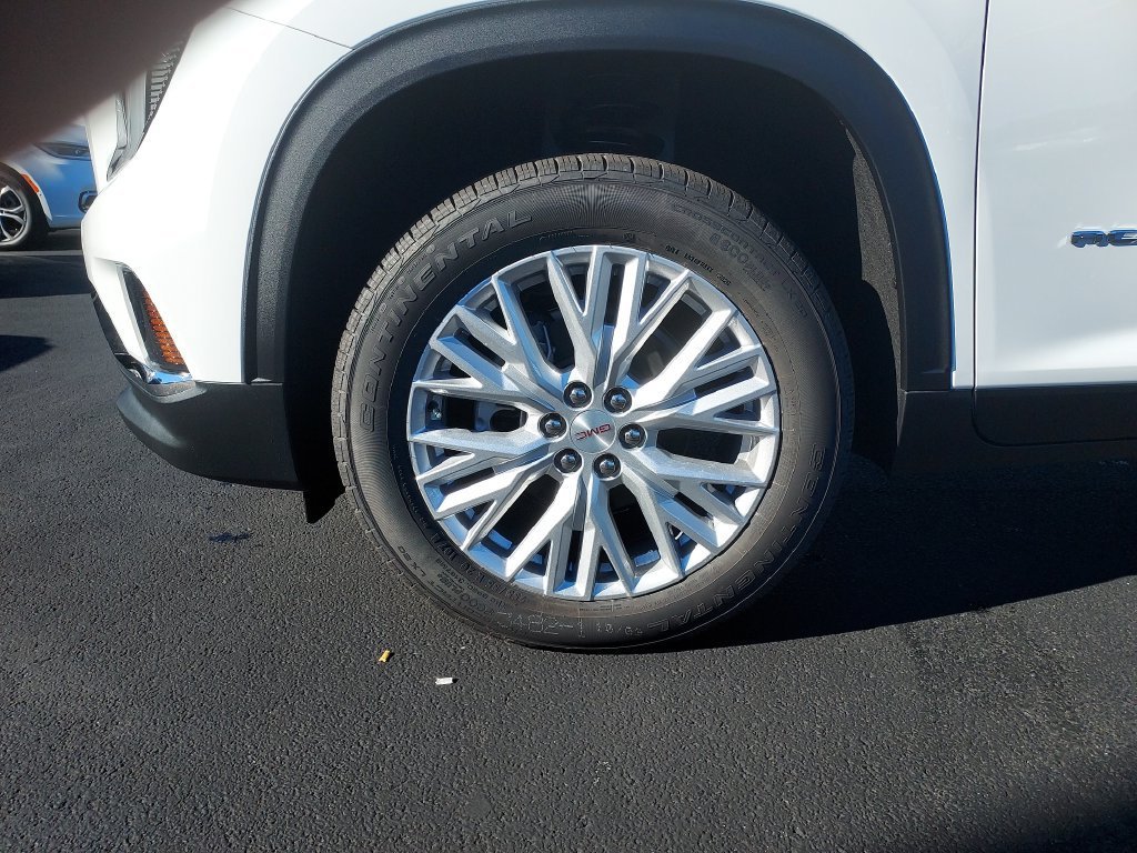 New 2027 Summit White GMC Elevation image 10
